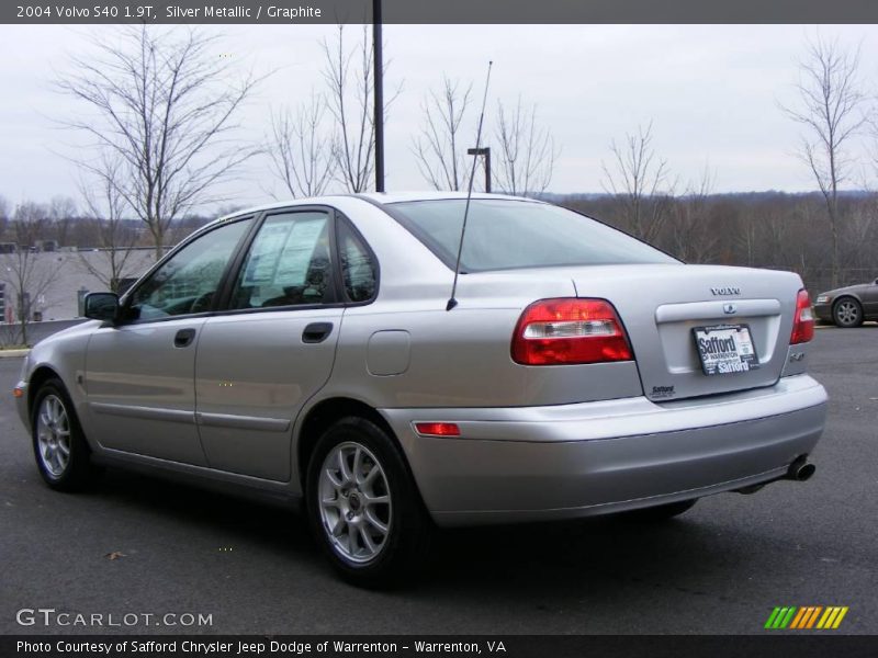 Silver Metallic / Graphite 2004 Volvo S40 1.9T