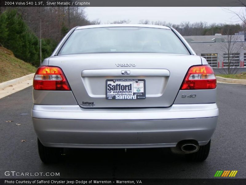 Silver Metallic / Graphite 2004 Volvo S40 1.9T
