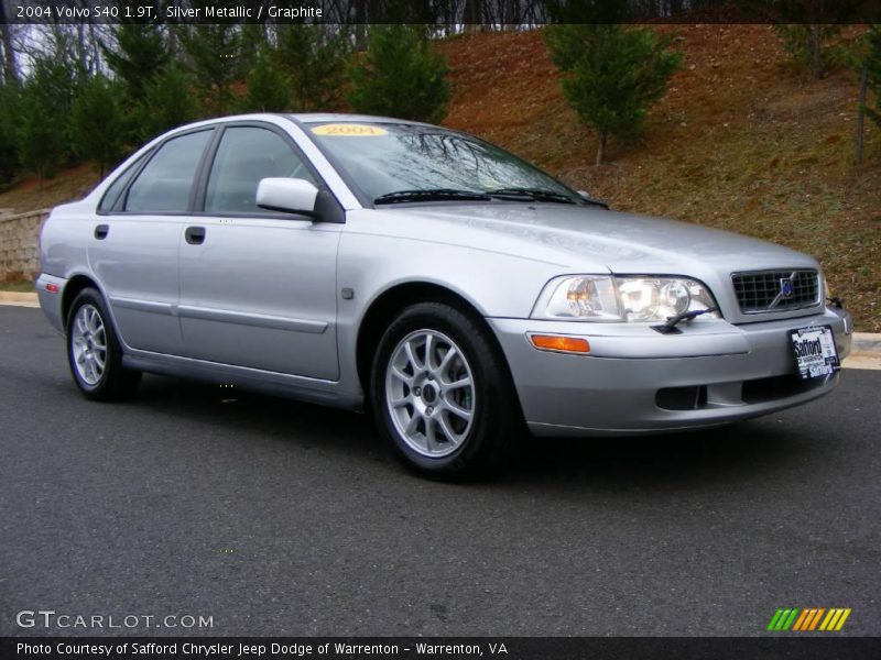 Silver Metallic / Graphite 2004 Volvo S40 1.9T