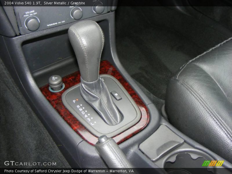 Silver Metallic / Graphite 2004 Volvo S40 1.9T