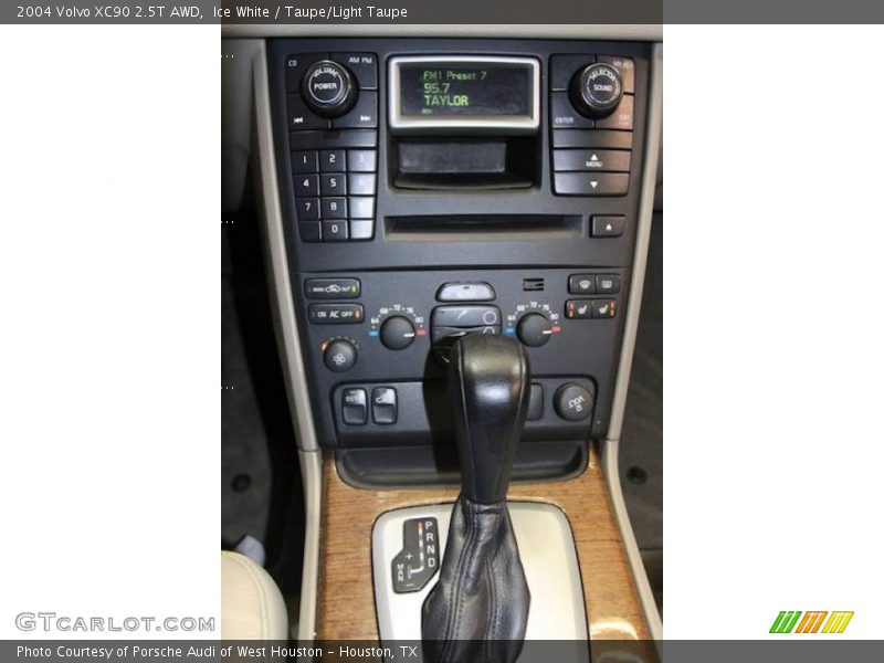 Ice White / Taupe/Light Taupe 2004 Volvo XC90 2.5T AWD