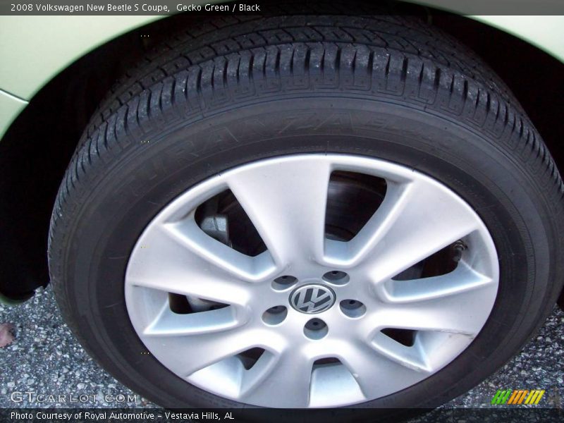 Gecko Green / Black 2008 Volkswagen New Beetle S Coupe
