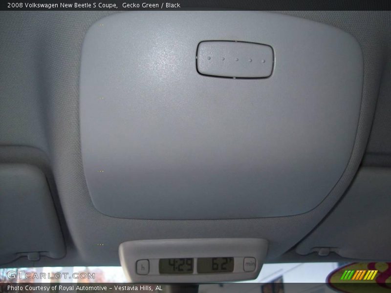 Gecko Green / Black 2008 Volkswagen New Beetle S Coupe