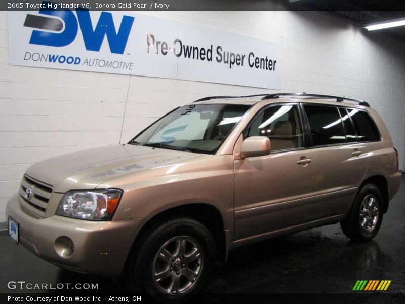 Sonora Gold Pearl / Ivory 2005 Toyota Highlander V6
