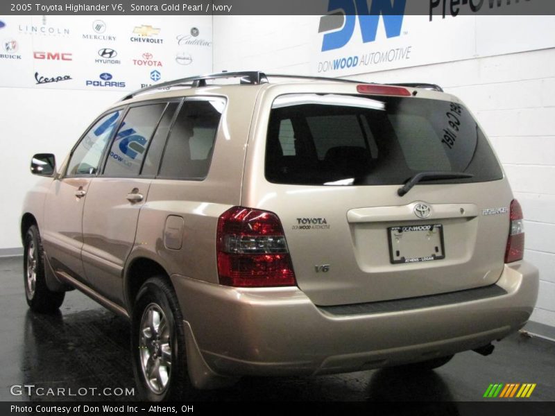 Sonora Gold Pearl / Ivory 2005 Toyota Highlander V6