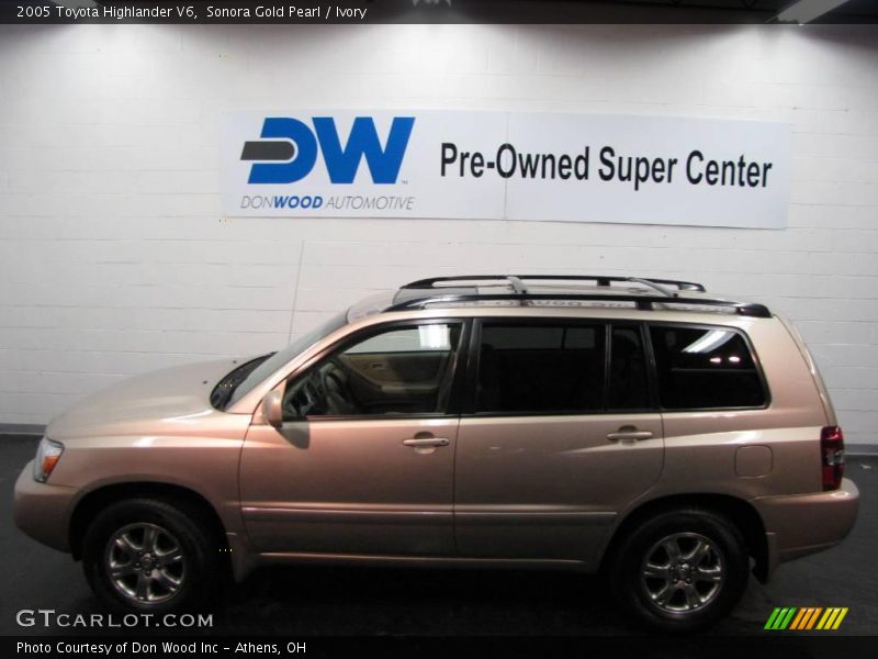 Sonora Gold Pearl / Ivory 2005 Toyota Highlander V6