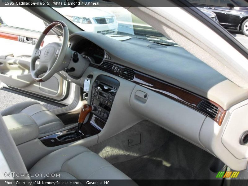 White Diamond / Oatmeal 1999 Cadillac Seville STS