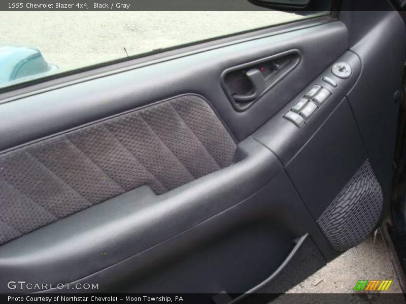 Black / Gray 1995 Chevrolet Blazer 4x4