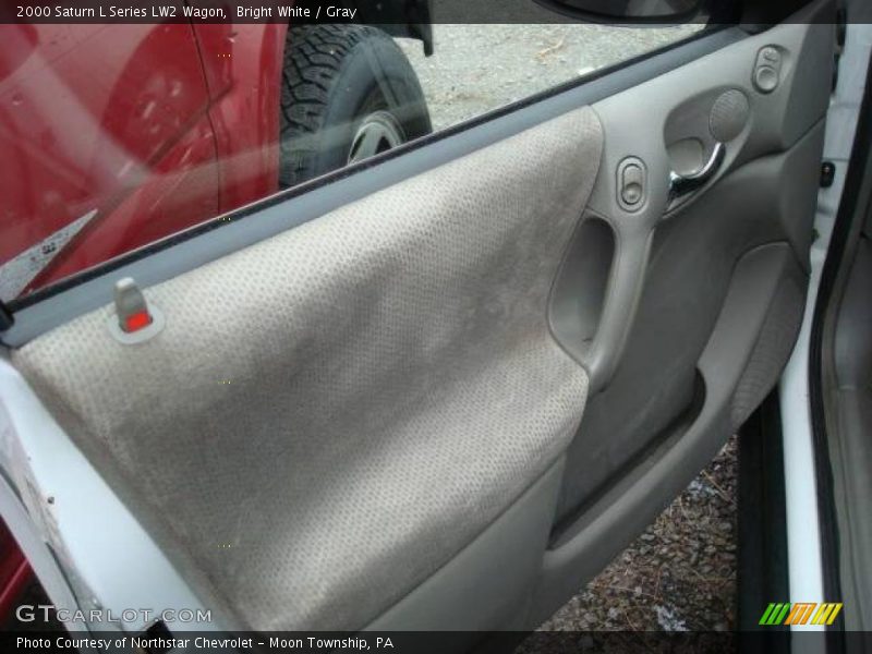 Bright White / Gray 2000 Saturn L Series LW2 Wagon