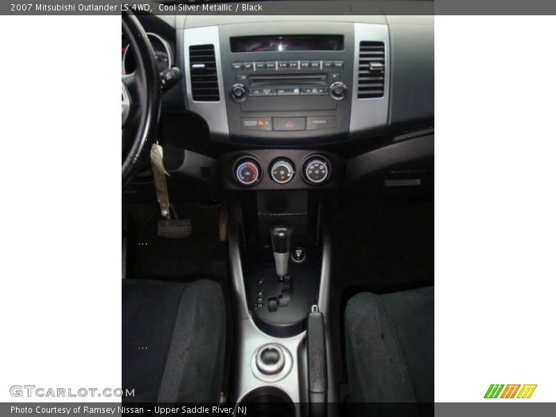 Cool Silver Metallic / Black 2007 Mitsubishi Outlander LS 4WD