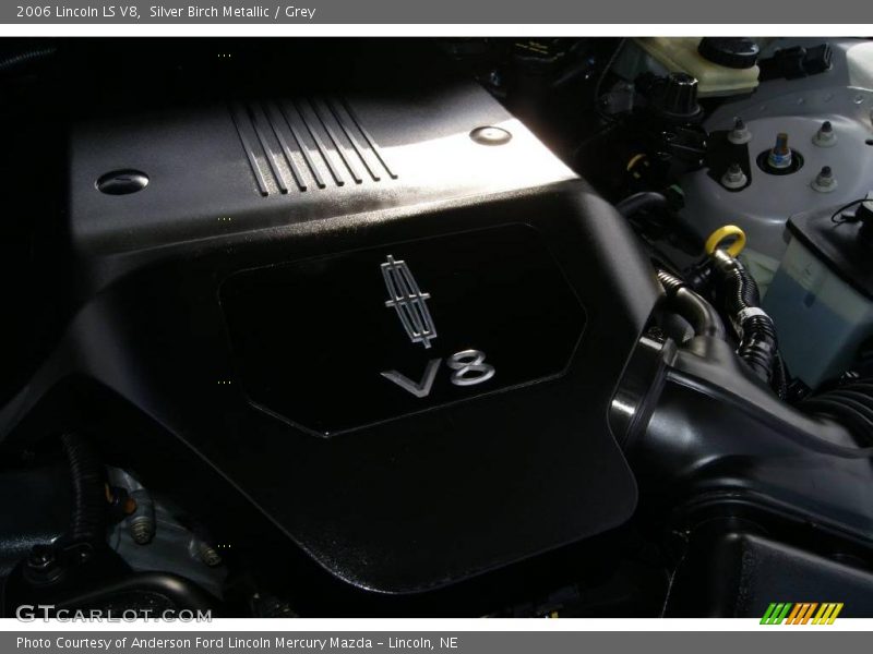Silver Birch Metallic / Grey 2006 Lincoln LS V8
