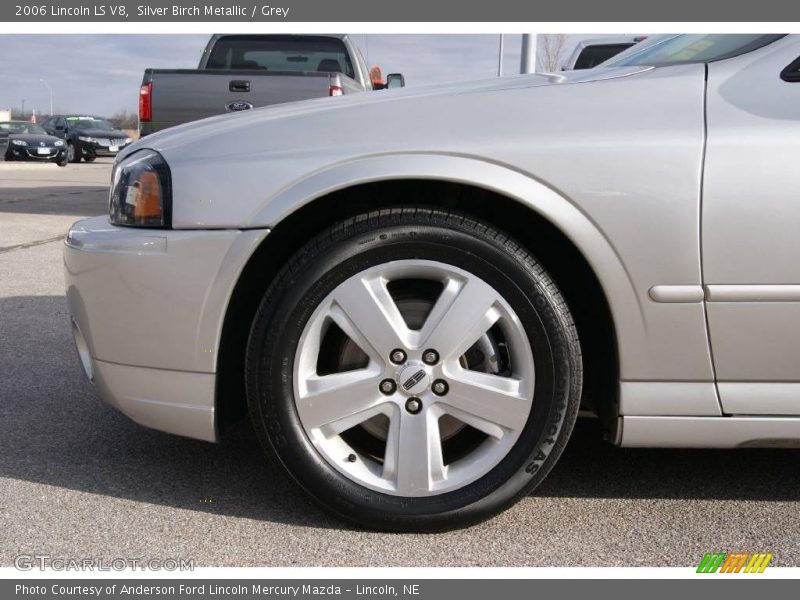 Silver Birch Metallic / Grey 2006 Lincoln LS V8