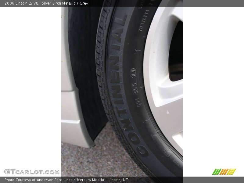 Silver Birch Metallic / Grey 2006 Lincoln LS V8