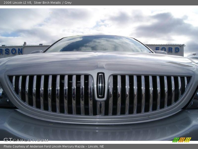Silver Birch Metallic / Grey 2006 Lincoln LS V8