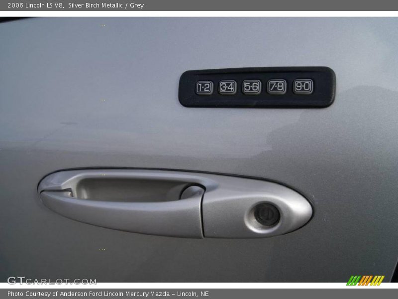 Silver Birch Metallic / Grey 2006 Lincoln LS V8