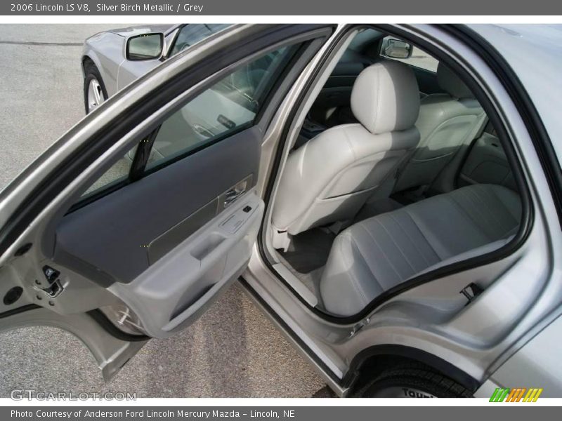 Silver Birch Metallic / Grey 2006 Lincoln LS V8
