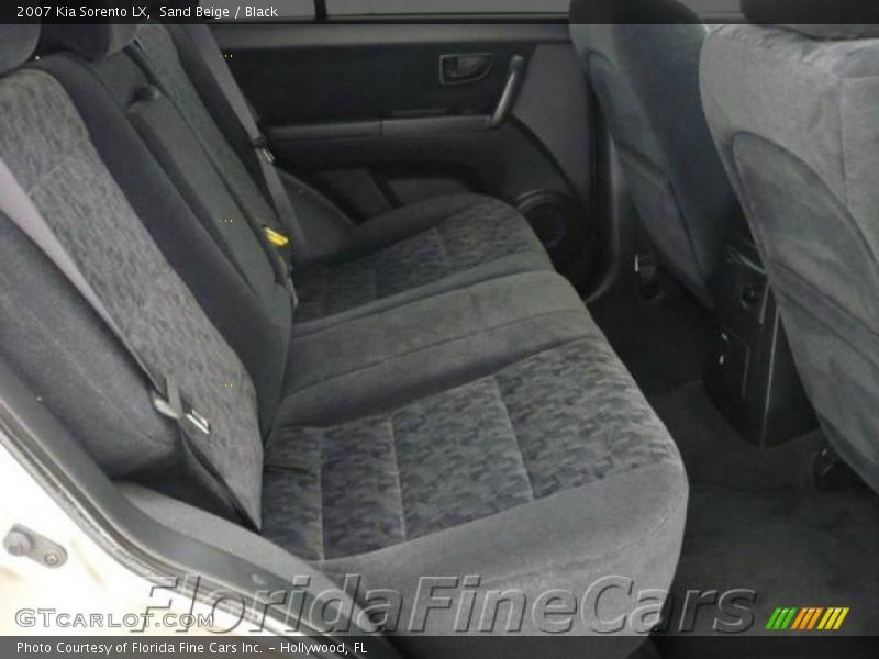 Sand Beige / Black 2007 Kia Sorento LX