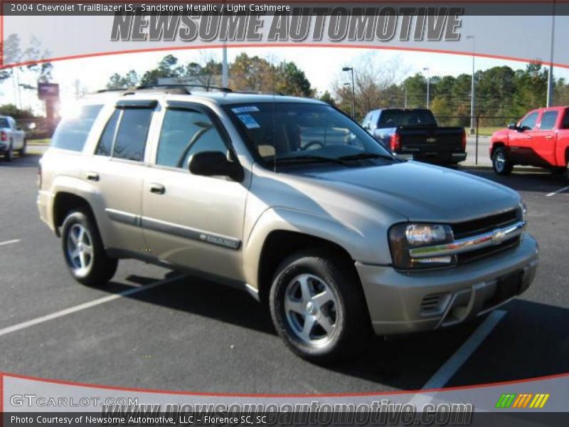 Sandstone Metallic / Light Cashmere 2004 Chevrolet TrailBlazer LS