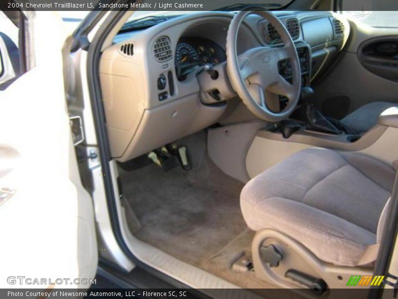 Sandstone Metallic / Light Cashmere 2004 Chevrolet TrailBlazer LS
