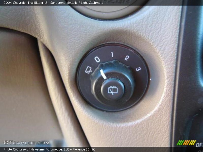 Sandstone Metallic / Light Cashmere 2004 Chevrolet TrailBlazer LS