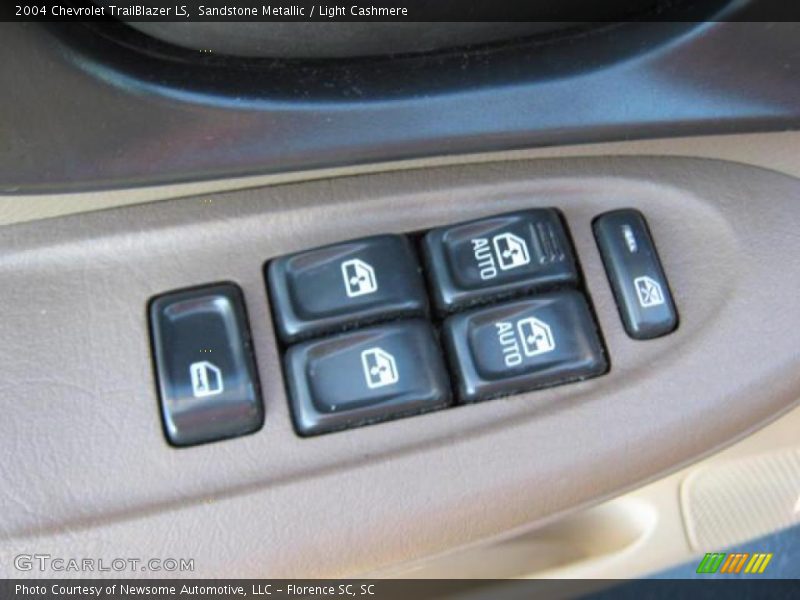 Sandstone Metallic / Light Cashmere 2004 Chevrolet TrailBlazer LS