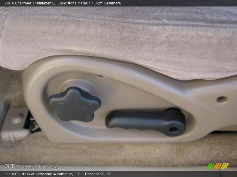 Sandstone Metallic / Light Cashmere 2004 Chevrolet TrailBlazer LS