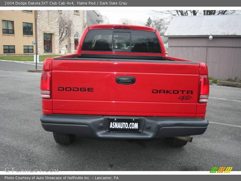 Flame Red / Dark Slate Gray 2004 Dodge Dakota SXT Club Cab 4x4