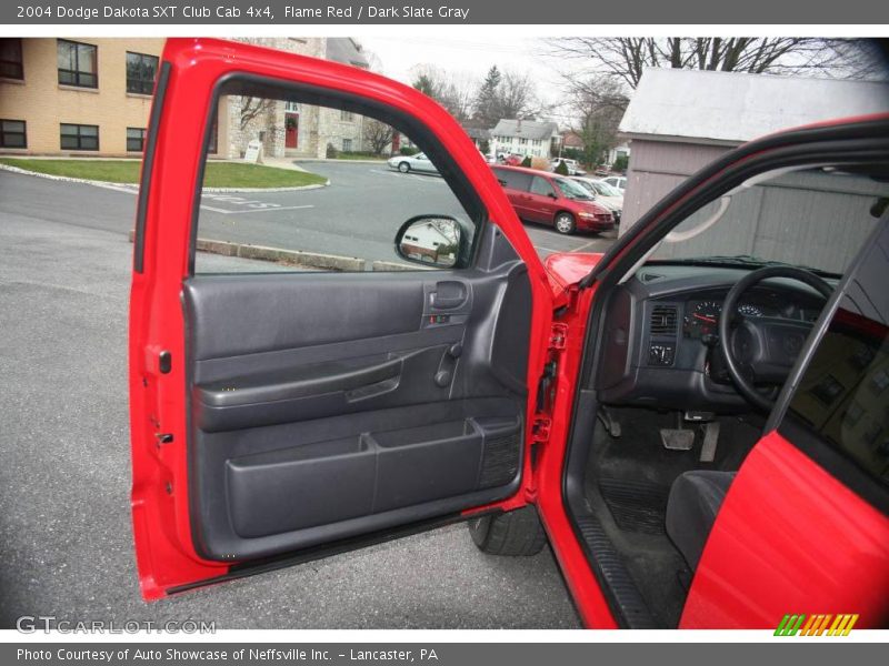 Flame Red / Dark Slate Gray 2004 Dodge Dakota SXT Club Cab 4x4
