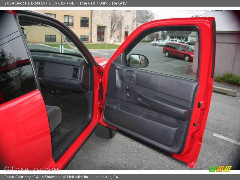 Flame Red / Dark Slate Gray 2004 Dodge Dakota SXT Club Cab 4x4