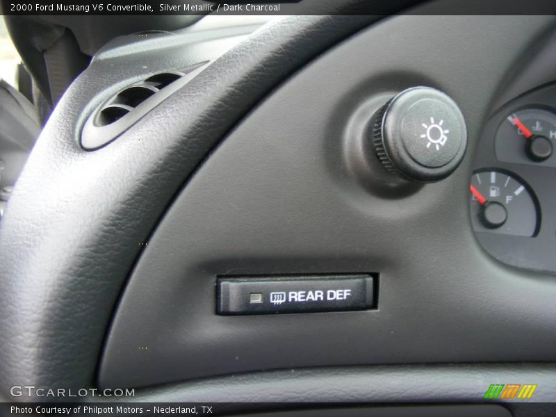 Silver Metallic / Dark Charcoal 2000 Ford Mustang V6 Convertible