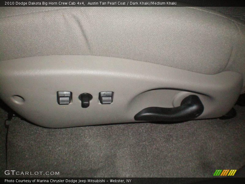 Austin Tan Pearl Coat / Dark Khaki/Medium Khaki 2010 Dodge Dakota Big Horn Crew Cab 4x4