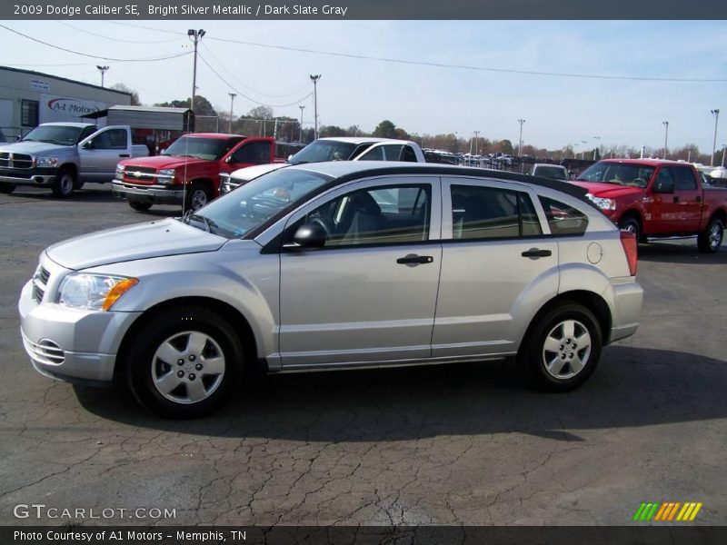 Bright Silver Metallic / Dark Slate Gray 2009 Dodge Caliber SE