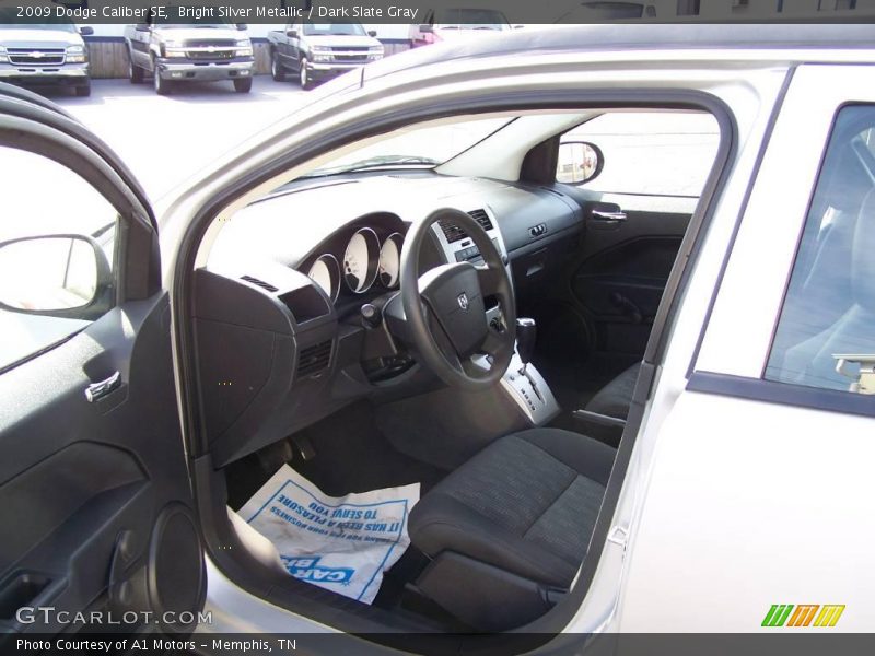 Bright Silver Metallic / Dark Slate Gray 2009 Dodge Caliber SE