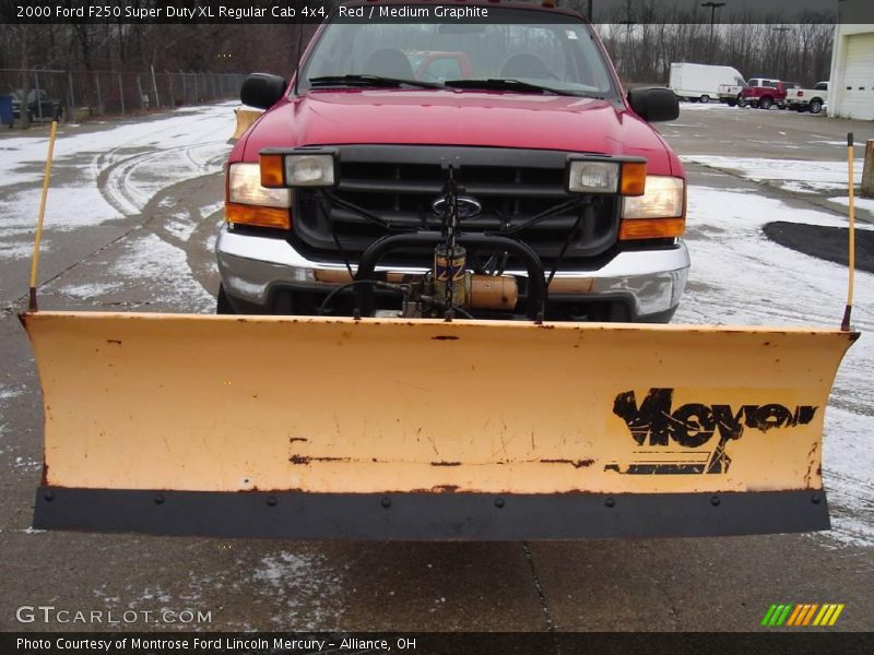 Red / Medium Graphite 2000 Ford F250 Super Duty XL Regular Cab 4x4