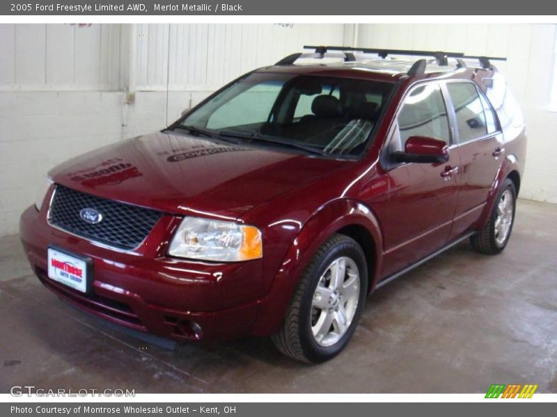 Merlot Metallic / Black 2005 Ford Freestyle Limited AWD