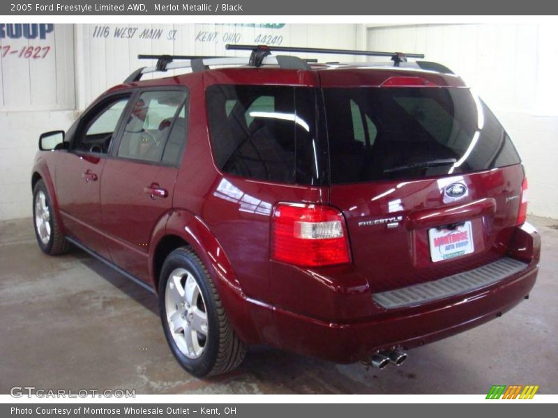 Merlot Metallic / Black 2005 Ford Freestyle Limited AWD