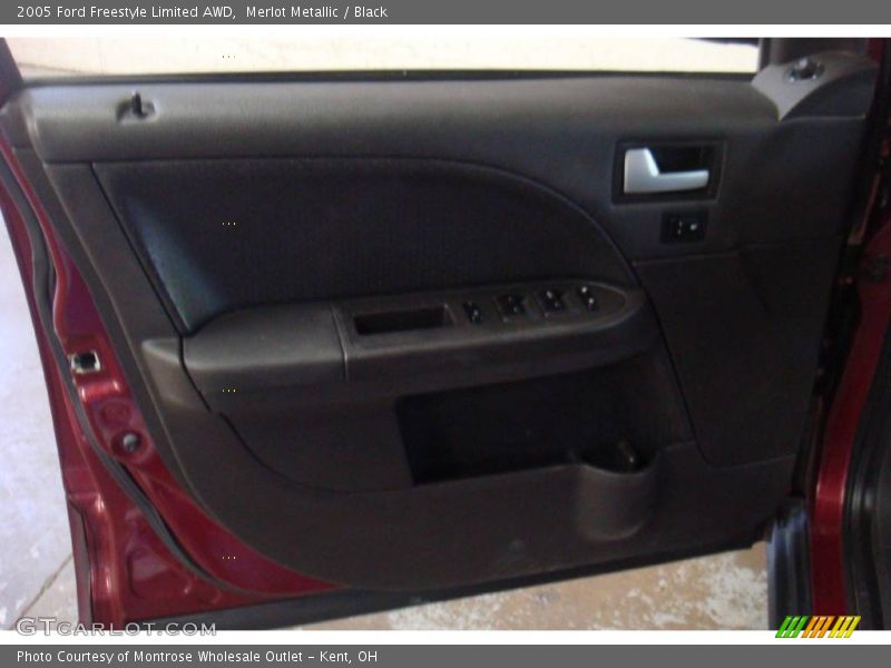 Merlot Metallic / Black 2005 Ford Freestyle Limited AWD
