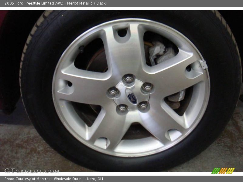 Merlot Metallic / Black 2005 Ford Freestyle Limited AWD