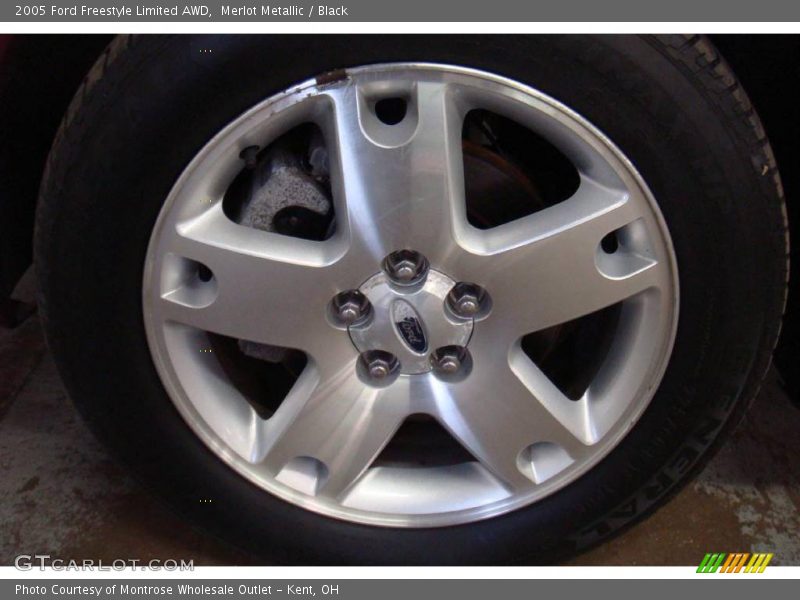 Merlot Metallic / Black 2005 Ford Freestyle Limited AWD