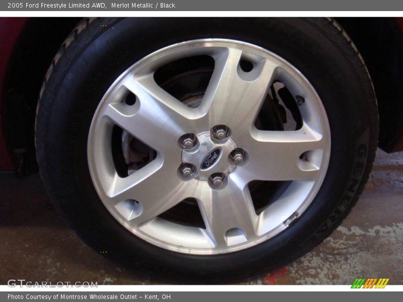Merlot Metallic / Black 2005 Ford Freestyle Limited AWD