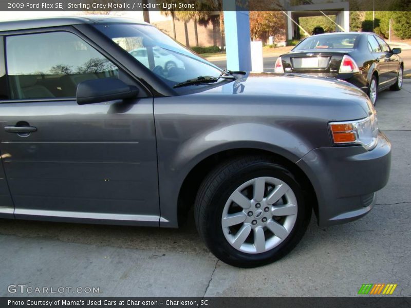 Sterling Grey Metallic / Medium Light Stone 2009 Ford Flex SE