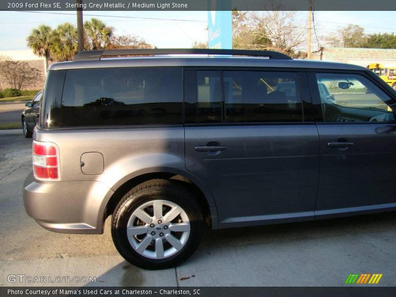 Sterling Grey Metallic / Medium Light Stone 2009 Ford Flex SE