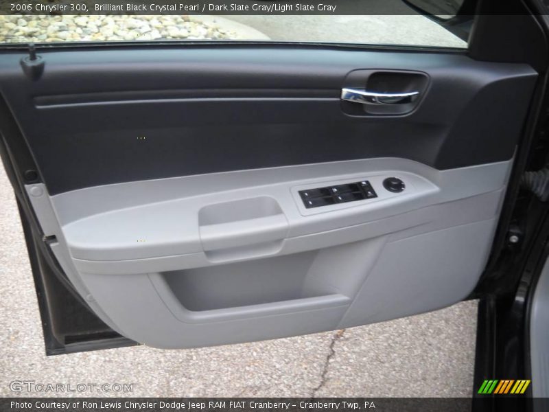 Brilliant Black Crystal Pearl / Dark Slate Gray/Light Slate Gray 2006 Chrysler 300