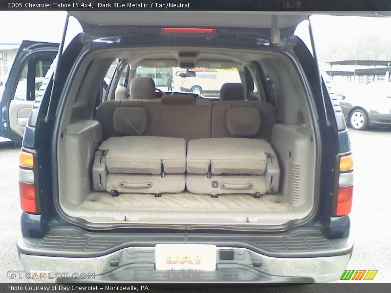 Dark Blue Metallic / Tan/Neutral 2005 Chevrolet Tahoe LS 4x4