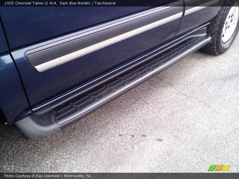 Dark Blue Metallic / Tan/Neutral 2005 Chevrolet Tahoe LS 4x4