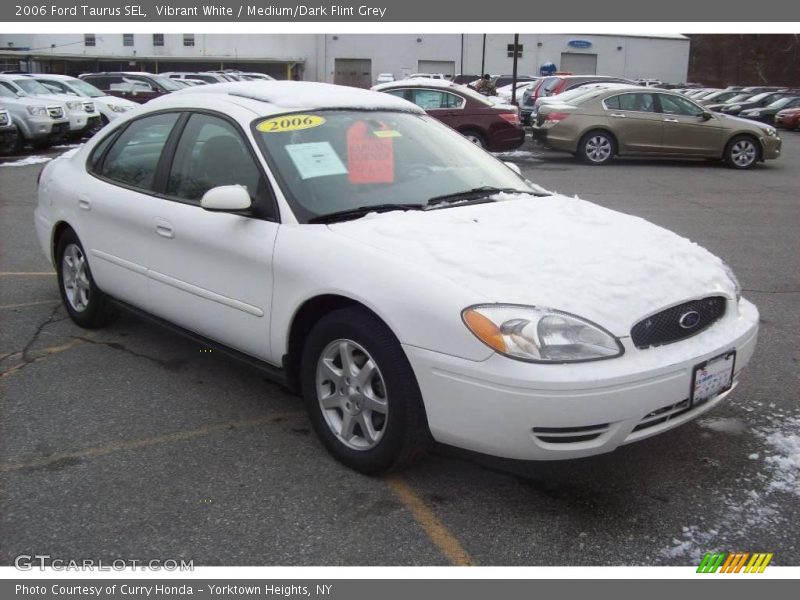 Vibrant White / Medium/Dark Flint Grey 2006 Ford Taurus SEL