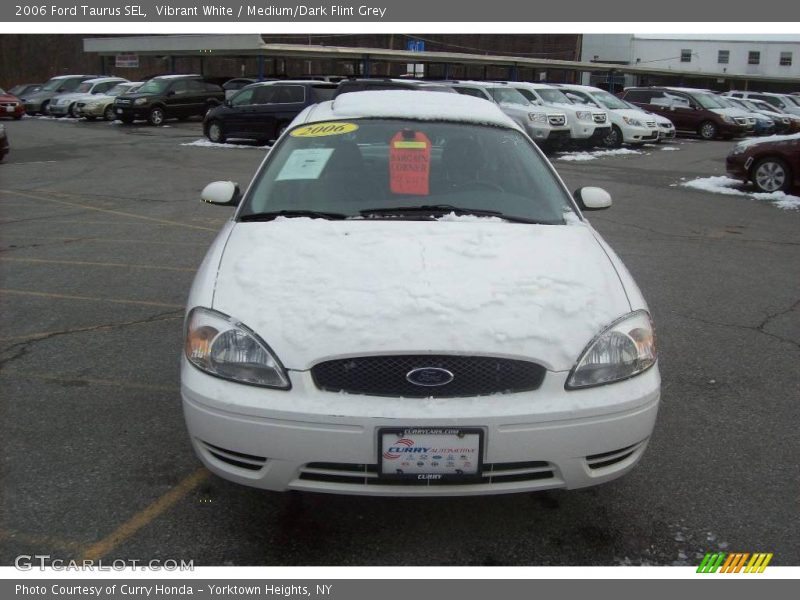 Vibrant White / Medium/Dark Flint Grey 2006 Ford Taurus SEL