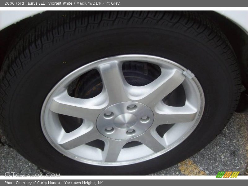Vibrant White / Medium/Dark Flint Grey 2006 Ford Taurus SEL