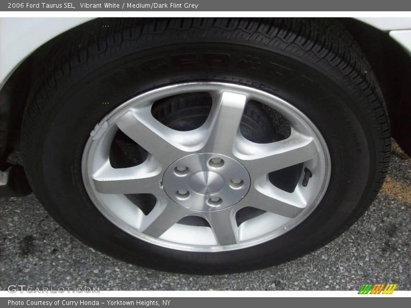 Vibrant White / Medium/Dark Flint Grey 2006 Ford Taurus SEL