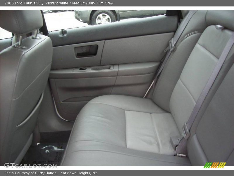 Vibrant White / Medium/Dark Flint Grey 2006 Ford Taurus SEL